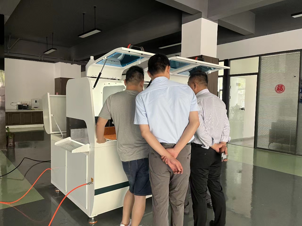 全自動切鋁機(jī)